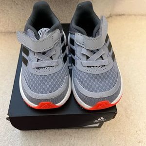 Adidas Toddler Boy Size 5 Like New